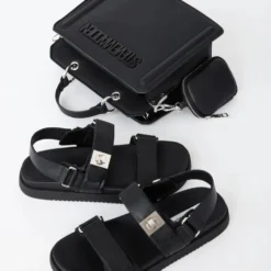 Steve Madden BEVELYN BLACK 12 Steve Madden BEVELYN BLACK -Steve Madden Store SM 2023 JUNE RETAIL 21 DT618175 MONA 0706 CROPPED EDIT